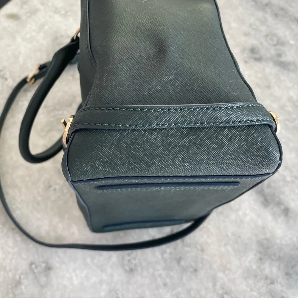 Tory Burch Saffiano Robinson Small Multi Tote - Picture 11 of 16